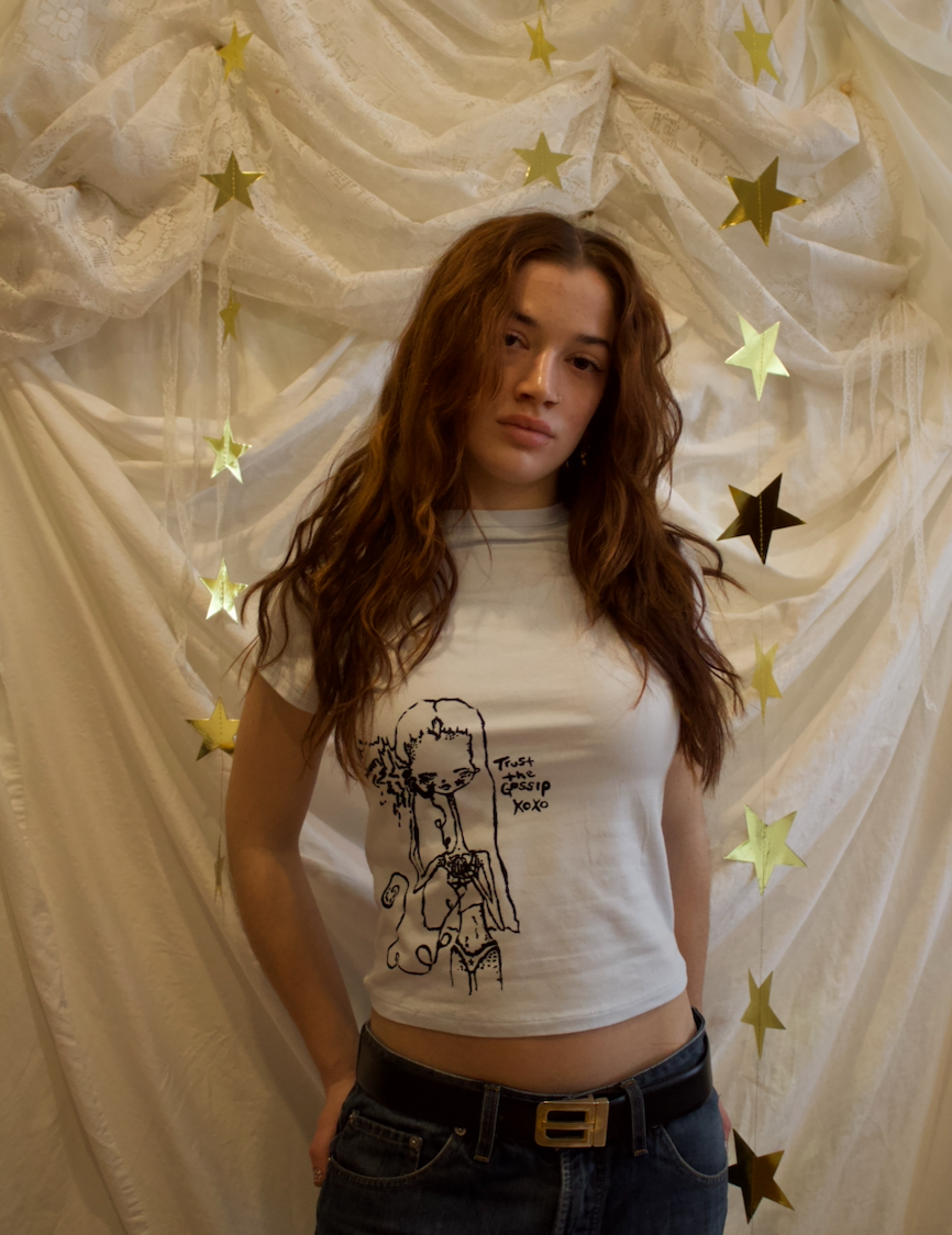 "trust the gossip" baby tee in white